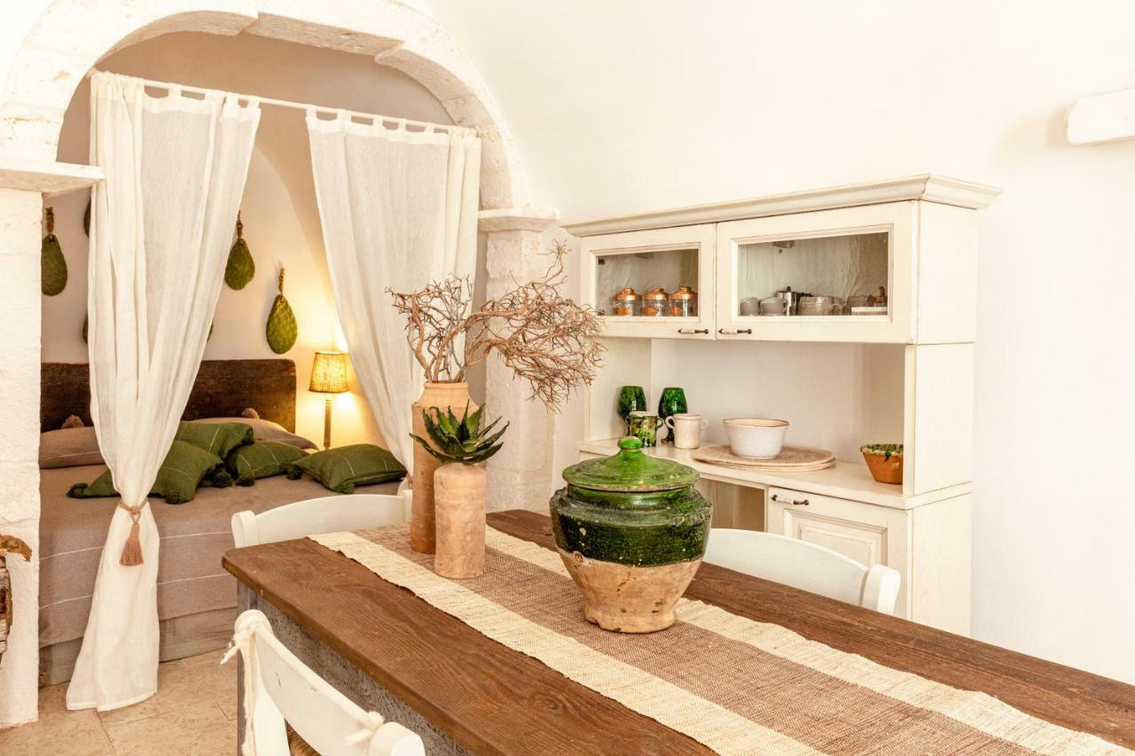 Alesia Luxury Suite Остуні Екстер'єр фото